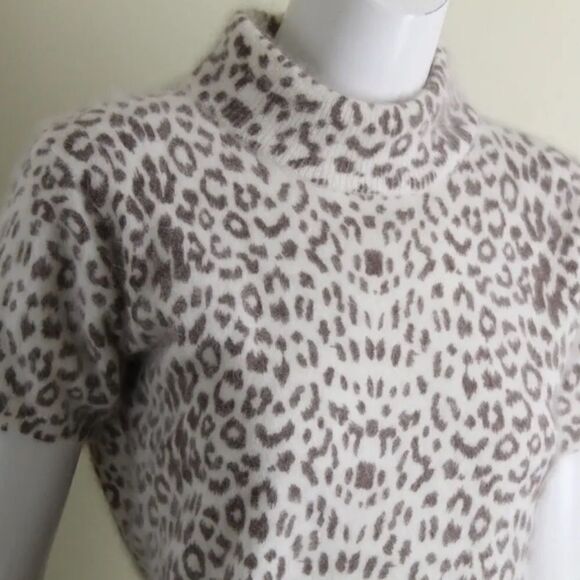 reflections by Spiegel Creamy leopard Print 65% Angora Turtleneck Sweater D40 - Picture 1 of 7